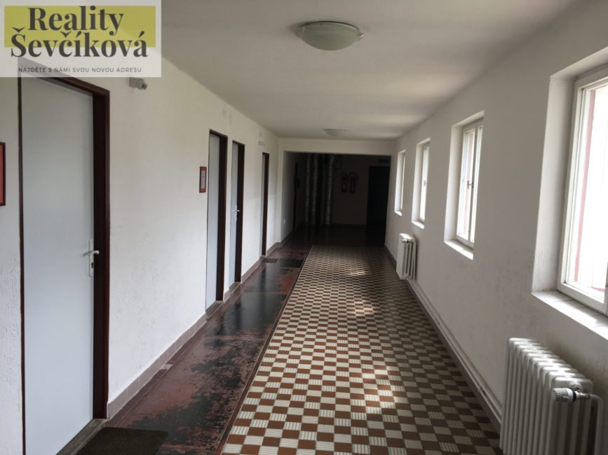 Pronájem kanceláře, 28 m2 – Podnikatelské centrum, ul. Bieblova