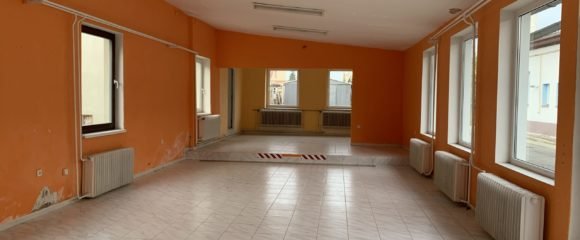 Pronájem prodejny v centru, 121 m2 – Holice