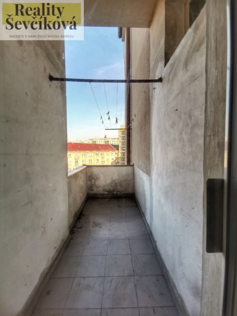 Pronájem prostorného 2+1 s balkónem, 80 m2 – Průmyslová