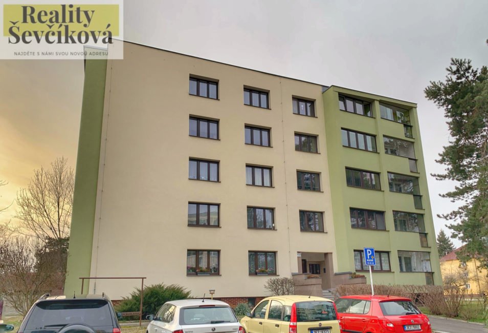 Prodej útulného 2+1 s balkónem, 57 m2 – Kpt. Nálepky, Pardubice