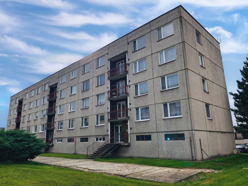 Prodej pěkného 4+1 s balkónem, 71 m2 – Komenského, Smiřice