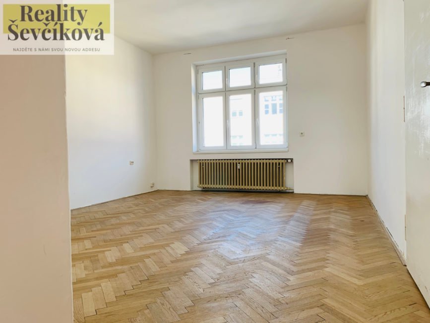 Pronájem 2+1 s balkónem a dvěma komorami, 84 m2 – Ulrichovo náměstí
