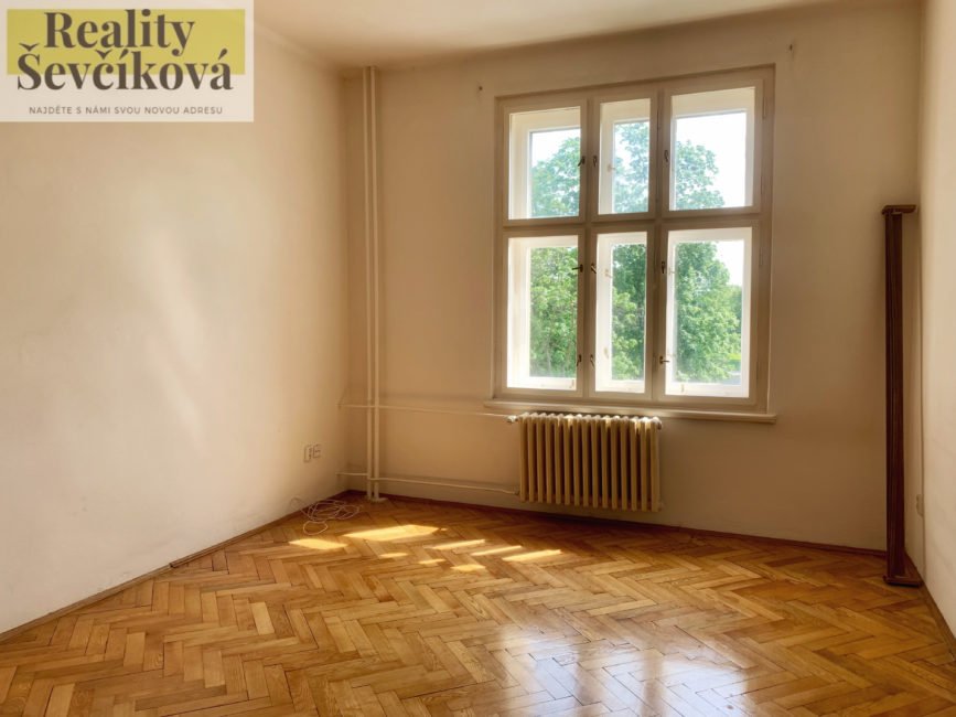 Pronájem pěkného 1+kk, 30 m2 – Smetanovo nábřeží