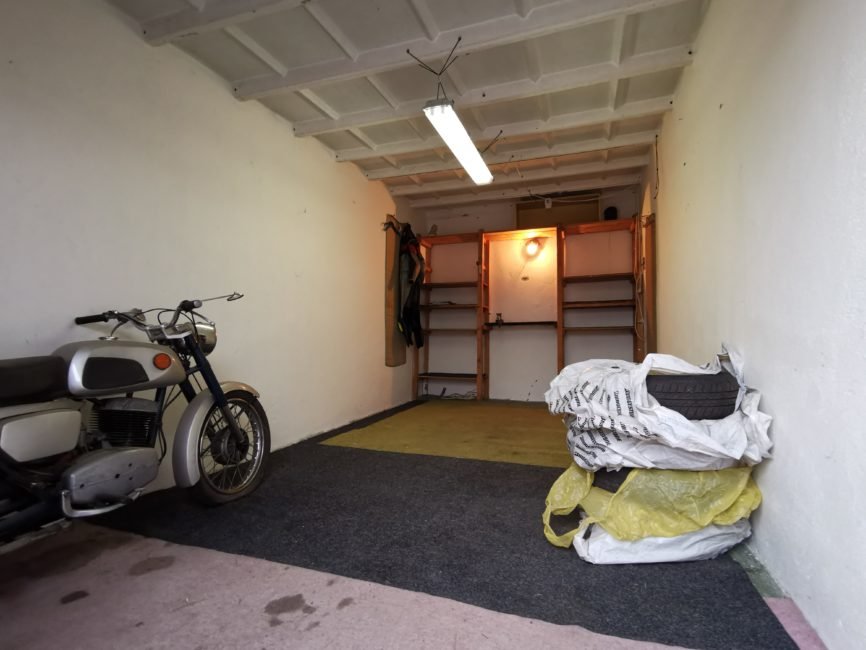 Prodej garáže, 19 m2 – Garážní, Pouchov
