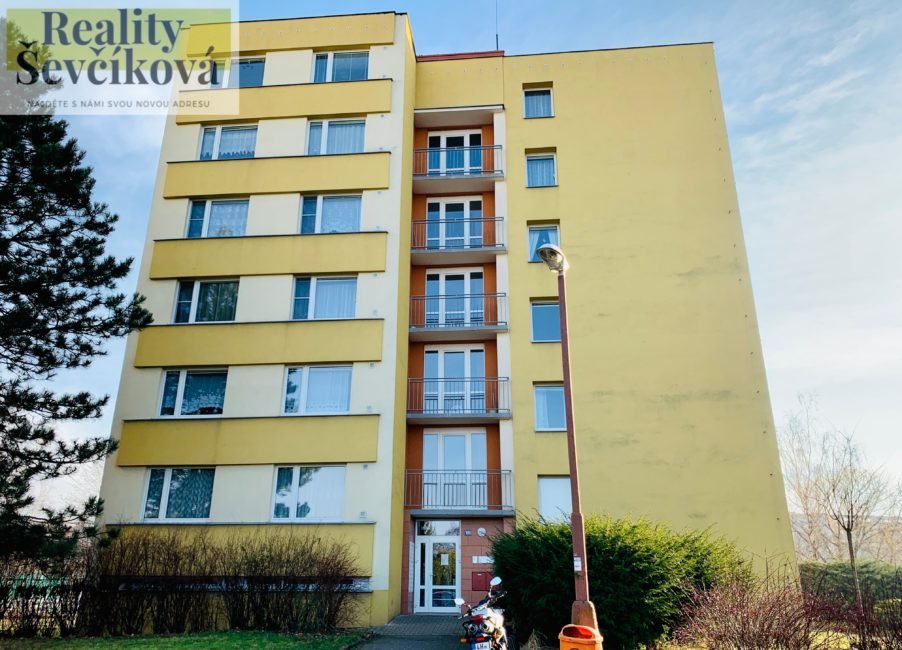 Pronájem pěkného 3+1 s balkónem, 73 m2 – Hradecká, Třebeš