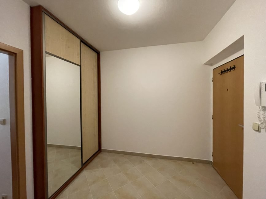 Pronájem 2+kk s balkónem, 65 m2 – Plácelova (Tereziánský Dvůr)