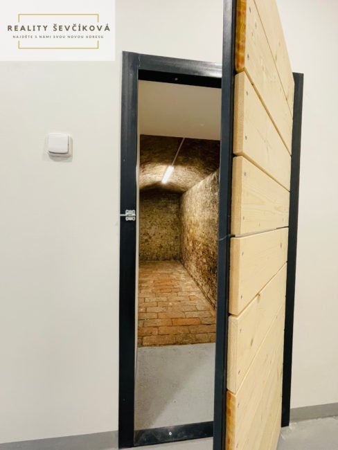 Prodej exkluzivního rodinného domu po rekonstrukci, 340 m2 – Dvorská, Hradec Králové