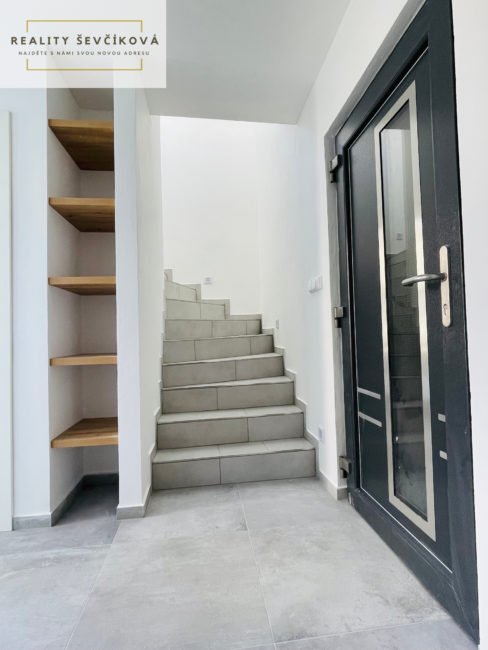 Prodej exkluzivního rodinného domu po rekonstrukci, 340 m2 – Dvorská, Hradec Králové