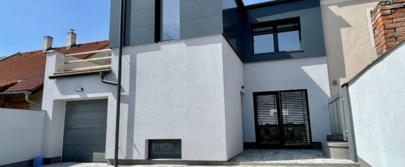 Prodej exkluzivního rodinného domu po rekonstrukci, 340 m2 – Dvorská, Hradec Králové