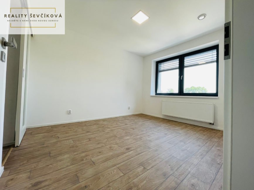 Prodej exkluzivního rodinného domu po rekonstrukci, 340 m2 – Dvorská, Hradec Králové