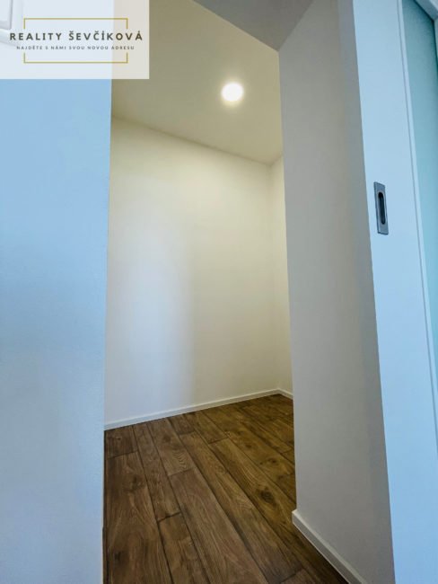 Prodej exkluzivního rodinného domu po rekonstrukci, 340 m2 – Dvorská, Hradec Králové