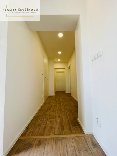 Prodej exkluzivního rodinného domu po rekonstrukci, 340 m2 – Dvorská, Hradec Králové