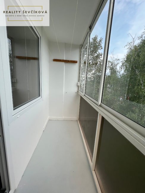 Pronájem 2+kk po rekonstrukci s balkónem, 40 m2 – Truhlářská