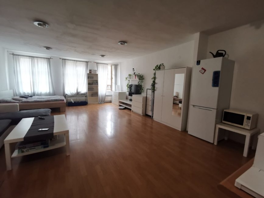 Pronájem prostorného 1+kk s komorou, 65 m2 – Velké náměstí