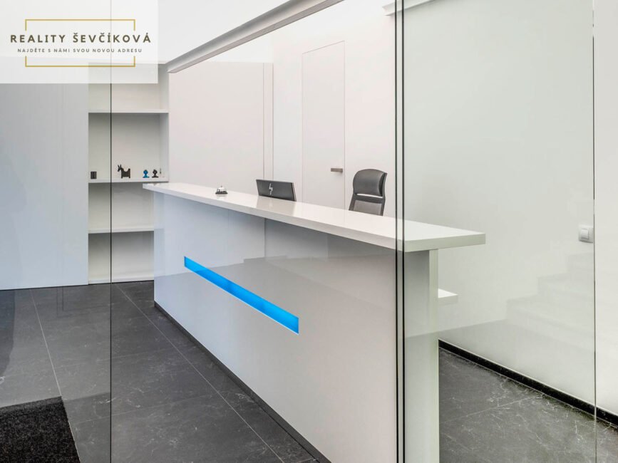 Pronájem nadstandardního apartmánu, 75 m2 – Malé náměstí, Hradec Králové