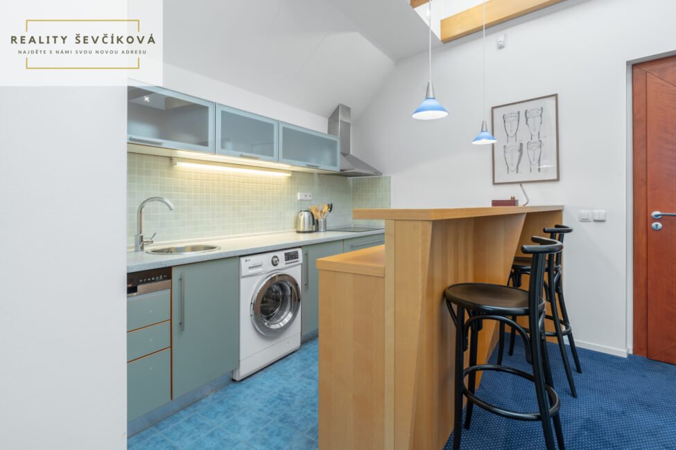 Pronájem nadstandardního apartmánu, 100 m2 – Malé náměstí, Hradec Králové