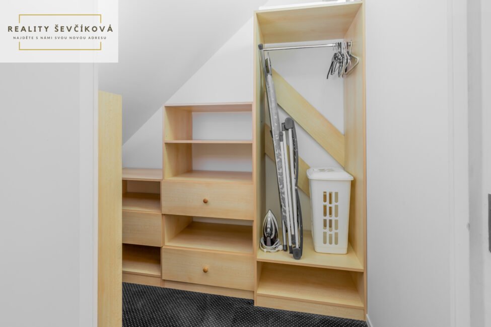 Pronájem nadstandardního apartmánu, 100 m2 – Malé náměstí, Hradec Králové