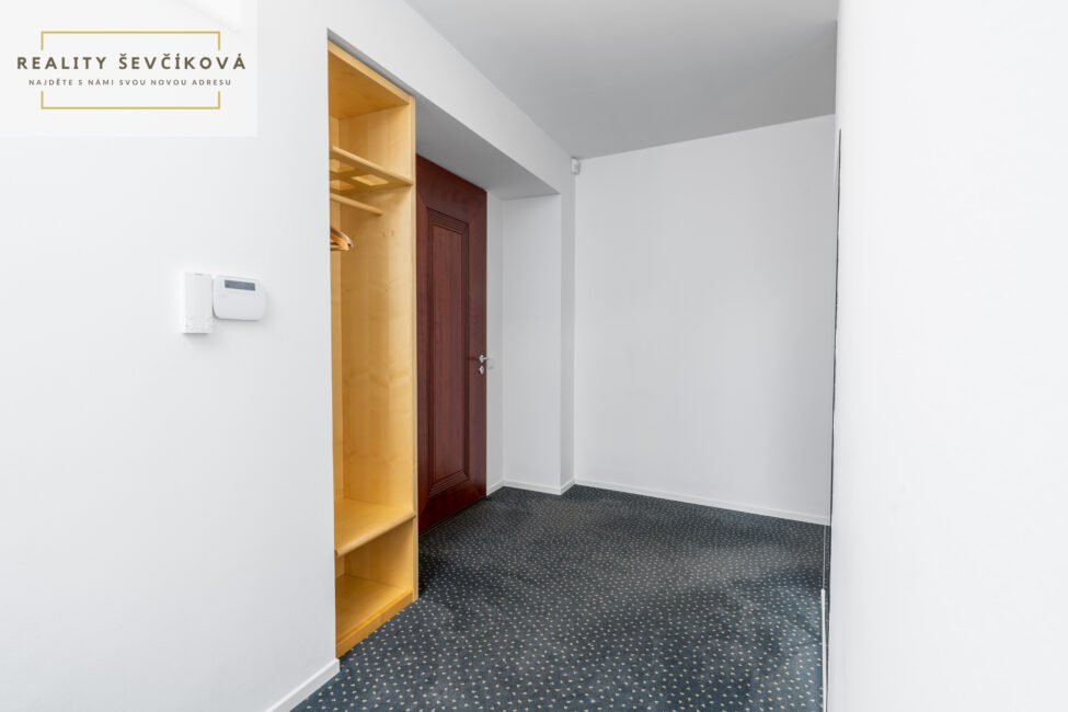 Pronájem nadstandardního apartmánu, 100 m2 – Malé náměstí, Hradec Králové
