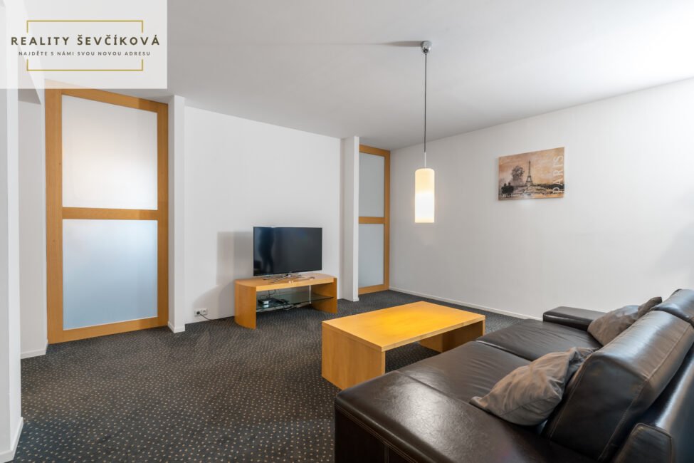 Pronájem nadstandardního apartmánu, 100 m2 – Malé náměstí, Hradec Králové