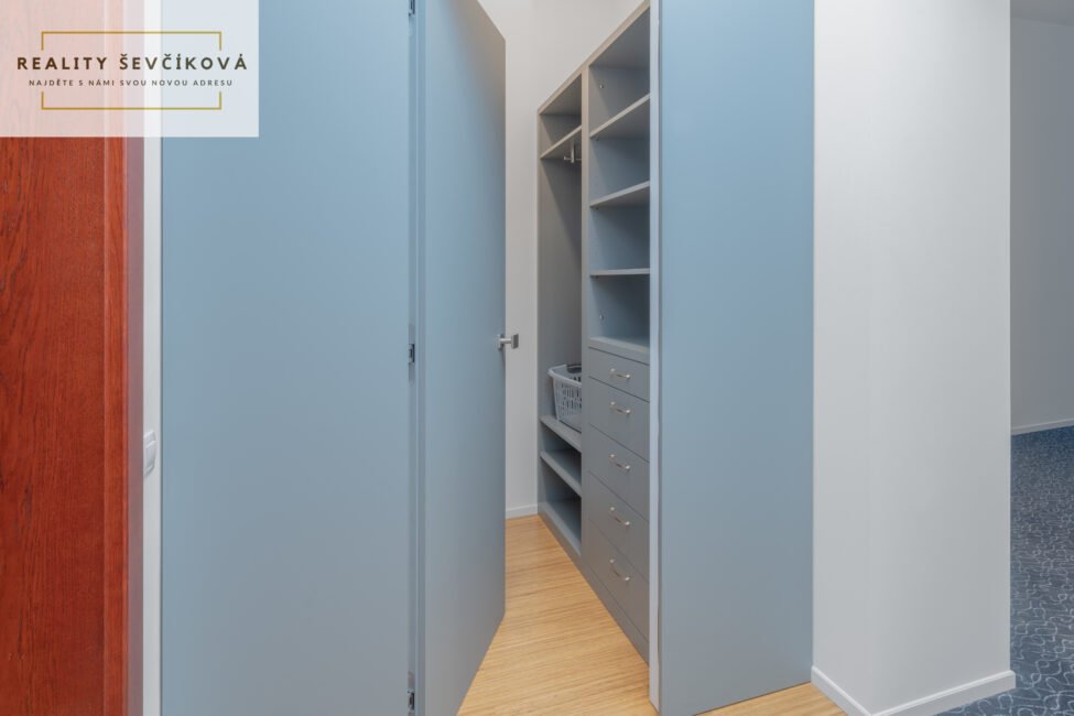 Pronájem nadstandardního apartmánu, 75 m2 – Malé náměstí, Hradec Králové