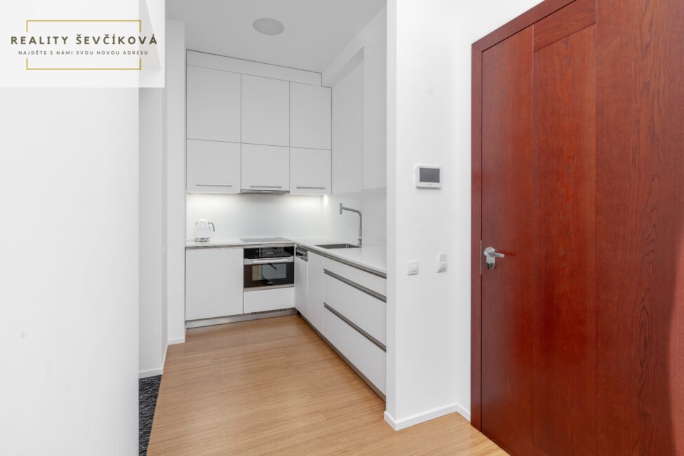 Pronájem nadstandardního apartmánu, 75 m2 – Malé náměstí, Hradec Králové