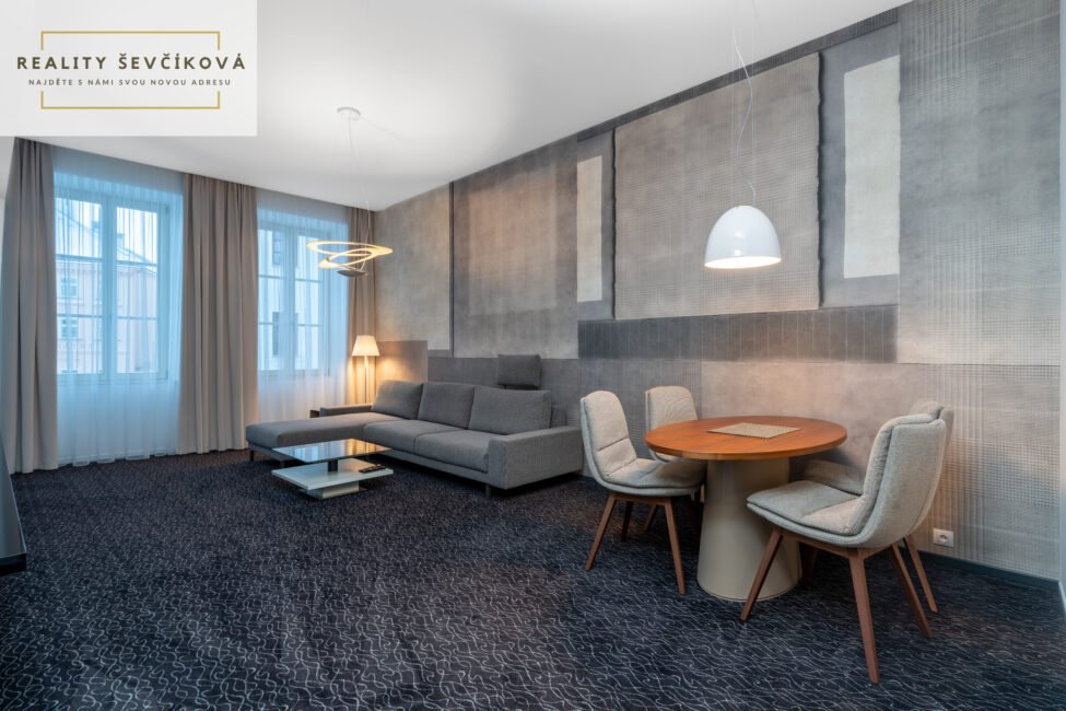 Pronájem nadstandardního apartmánu, 75 m2 – Malé náměstí, Hradec Králové