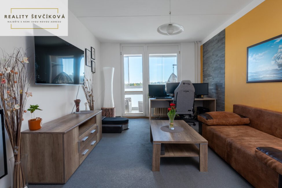 Prodej 2+1 po rekonstrukci s šatnou a balkónem, 62 m2 – Štefánikova
