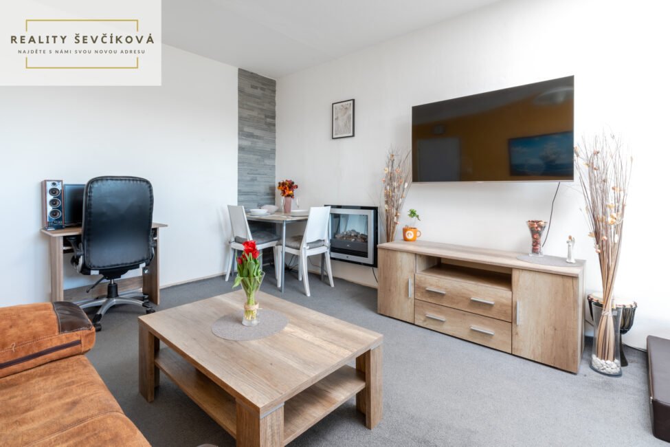 Prodej 2+1 po rekonstrukci s šatnou a balkónem, 62 m2 – Štefánikova