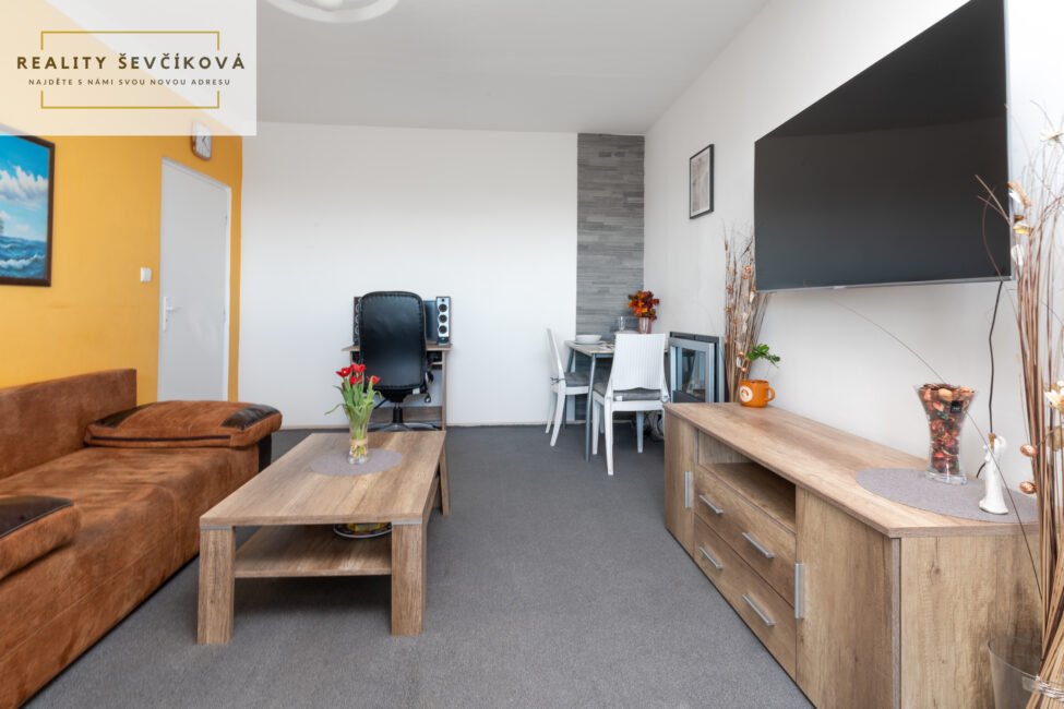 Prodej 2+1 po rekonstrukci s šatnou a balkónem, 62 m2 – Štefánikova