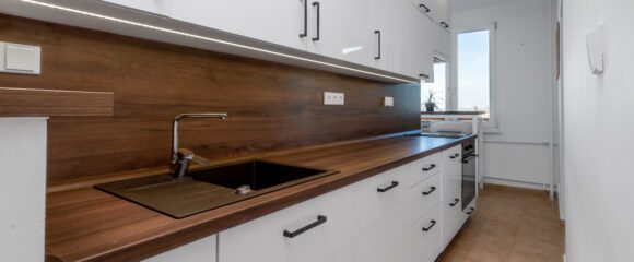 Prodej 2+1 po rekonstrukci s šatnou a balkónem, 62 m2 – Štefánikova