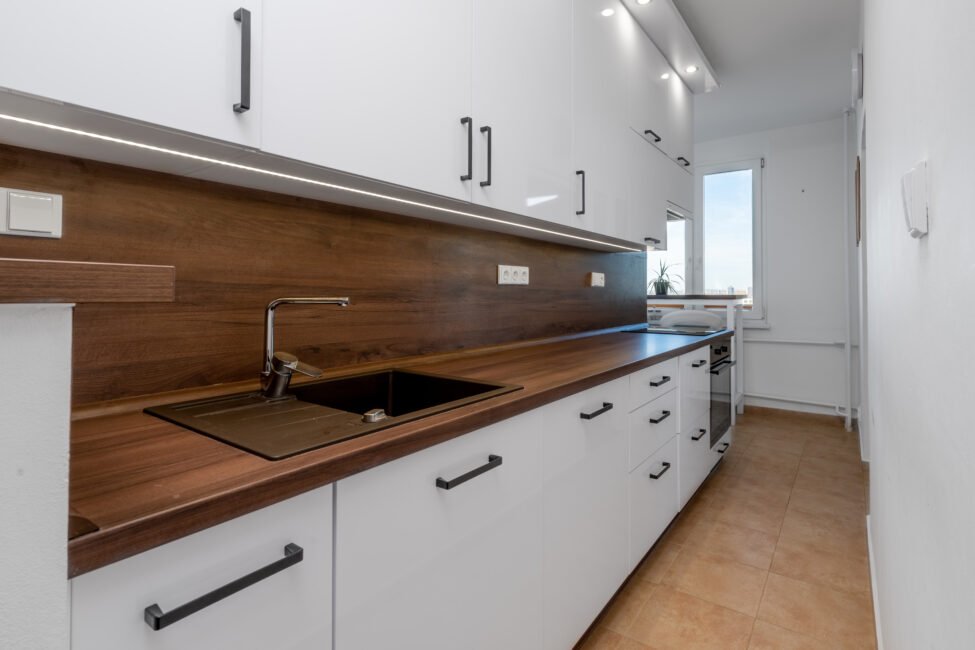 Prodej 2+1 po rekonstrukci s šatnou a balkónem, 62 m2 – Štefánikova