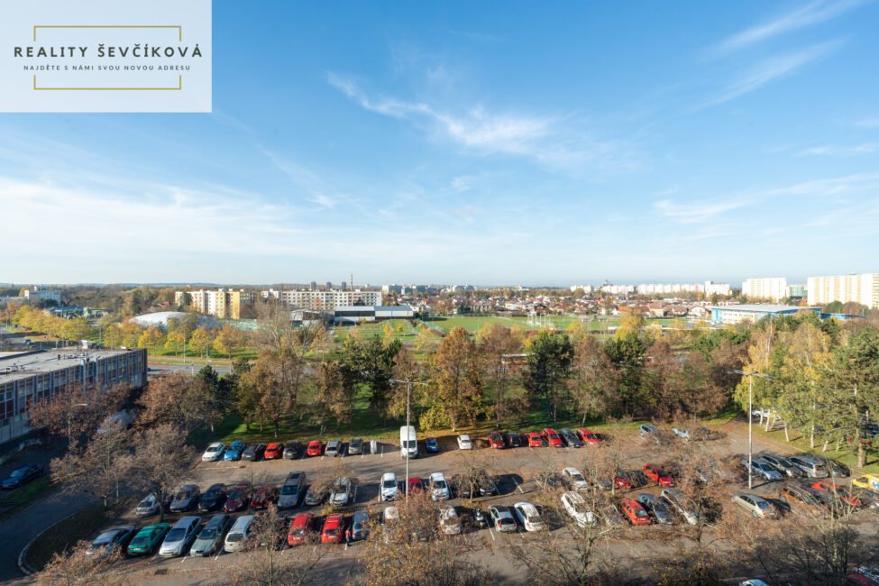 Prodej 2+1 po rekonstrukci s šatnou a balkónem, 62 m2 – Štefánikova