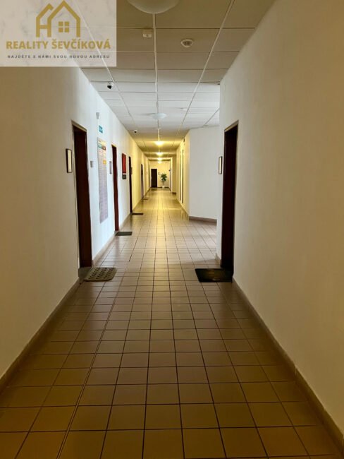 Pronájem kanceláře, 18 m2 – Podnikatelské centrum, ul. Bieblova