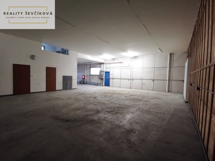 Pronájem komerčního objektu s halou, 400 m 2 +  400 m2 zpevněné plochy – Vlčkovická