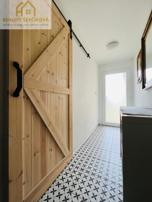 Pronájem 4+kk po celkové rekonstrukci, 661 m2 – Dubina, Hradec Králové