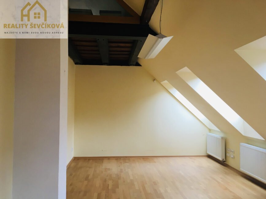Pronájem nadstandardního 2+kk s terasou, 111 m2 – Karla Tomana