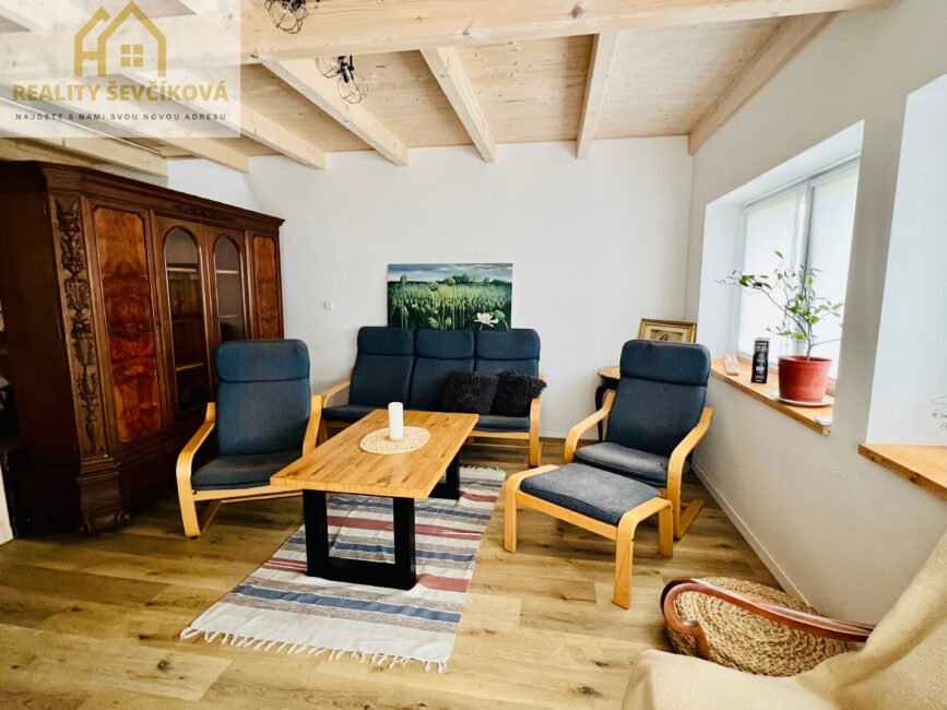 Pronájem 4+kk po celkové rekonstrukci, 661 m2 – Dubina, Hradec Králové