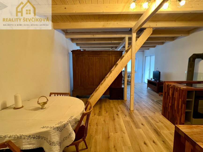 Pronájem 4+kk po celkové rekonstrukci, 661 m2 – Dubina, Hradec Králové