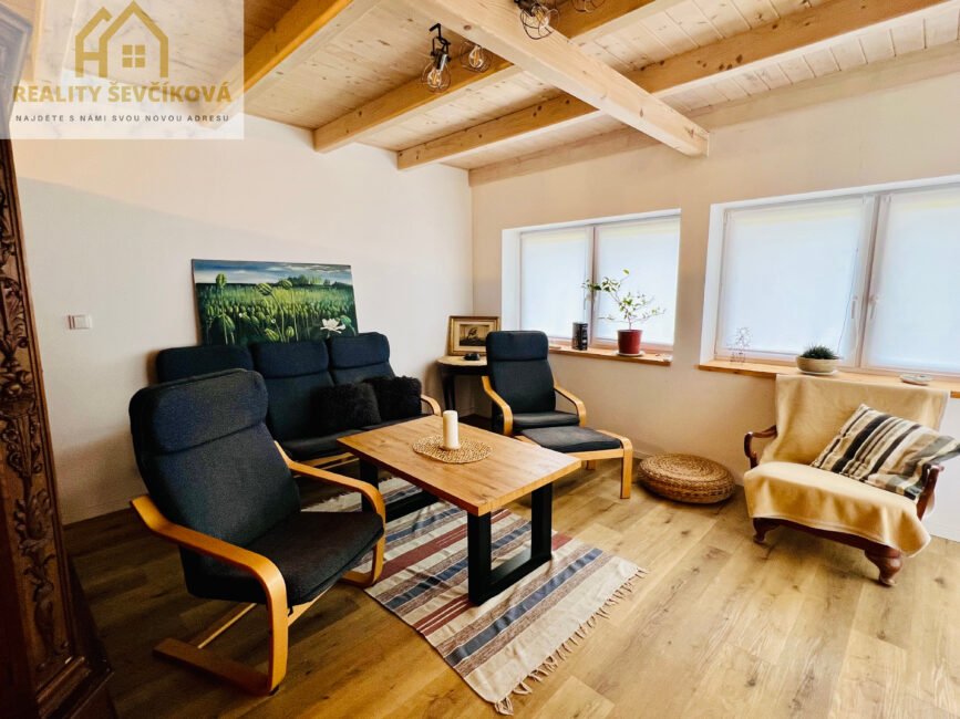 Pronájem 4+kk po celkové rekonstrukci, 661 m2 – Dubina, Hradec Králové