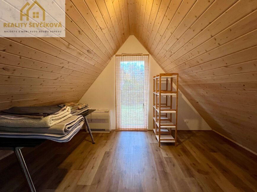 Pronájem 4+kk po celkové rekonstrukci, 661 m2 – Dubina, Hradec Králové