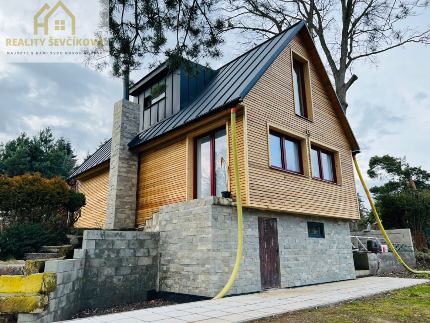 Pronájem 4+kk po celkové rekonstrukci, 661 m2 – Dubina, Hradec Králové