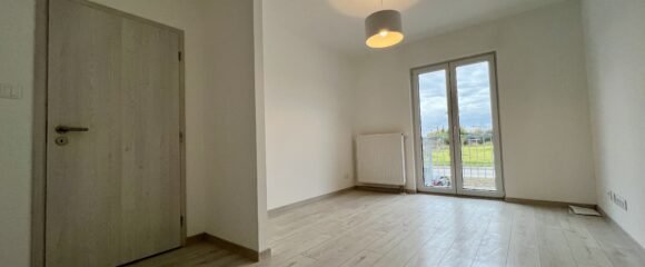 Pronájem novostavby 1+kk s balkónem a komorou – Nádražní, Hrochův Týnec