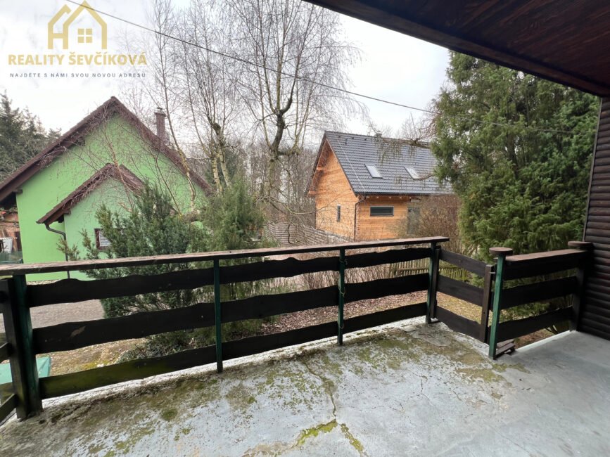 Pronájem celoročně obyvatelné chaty, 407 m2 – Býšť