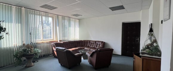 Pronájem 2 propojených kanceláří, 67 m2 – Ječná, Hradec Králové
