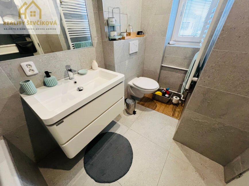 Pronájem kompletně zařízeného 2+1 po rekonstrukci, 54 m2 – Na Střezině