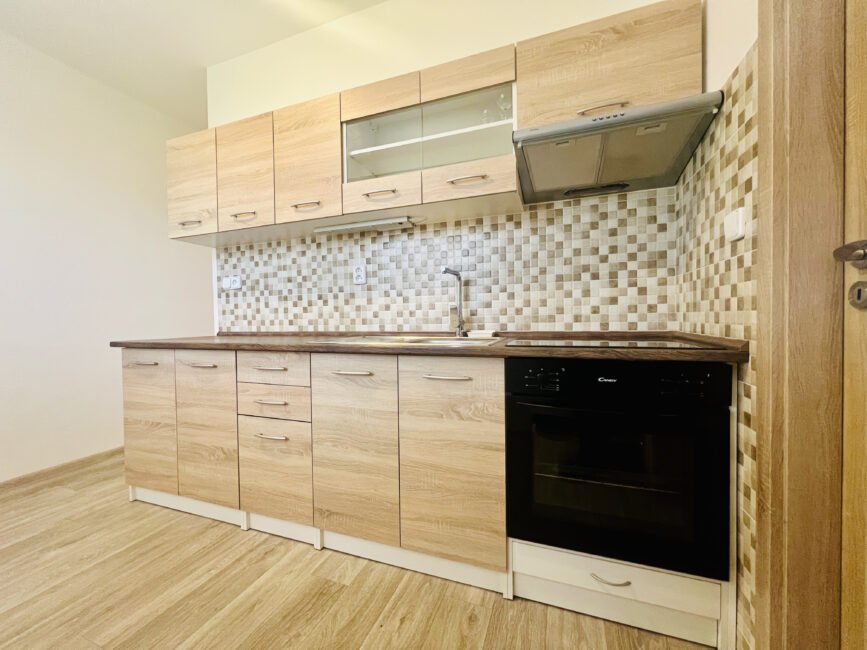 Pronájem pěkného 1+1 po rekonstrukci, 31 m2 – Kydlinovská