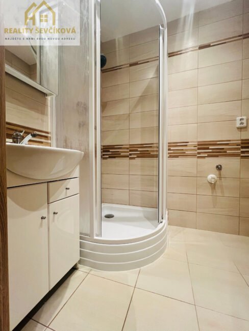 Pronájem pěkného 1+1 po rekonstrukci, 31 m2 – Kydlinovská