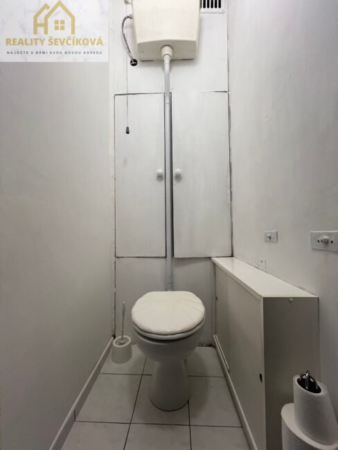 Pronájem 2+1 s balkónem, 54 m2 – tř. SNP, Hradec Králové