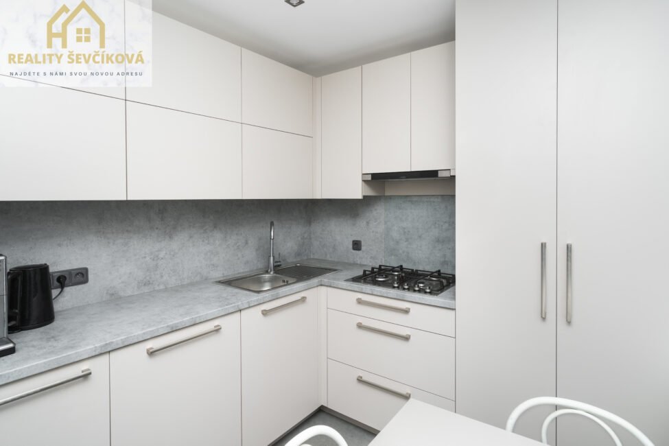 Prodej bytu 3+kk s lodžií po rekonstrukci, 82 m2 – Jungmannova