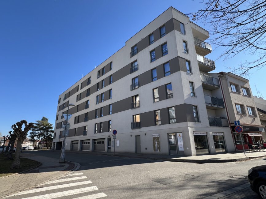 Pronájem novostavby 1+kk s terasou, 35 m2 – V Koutech